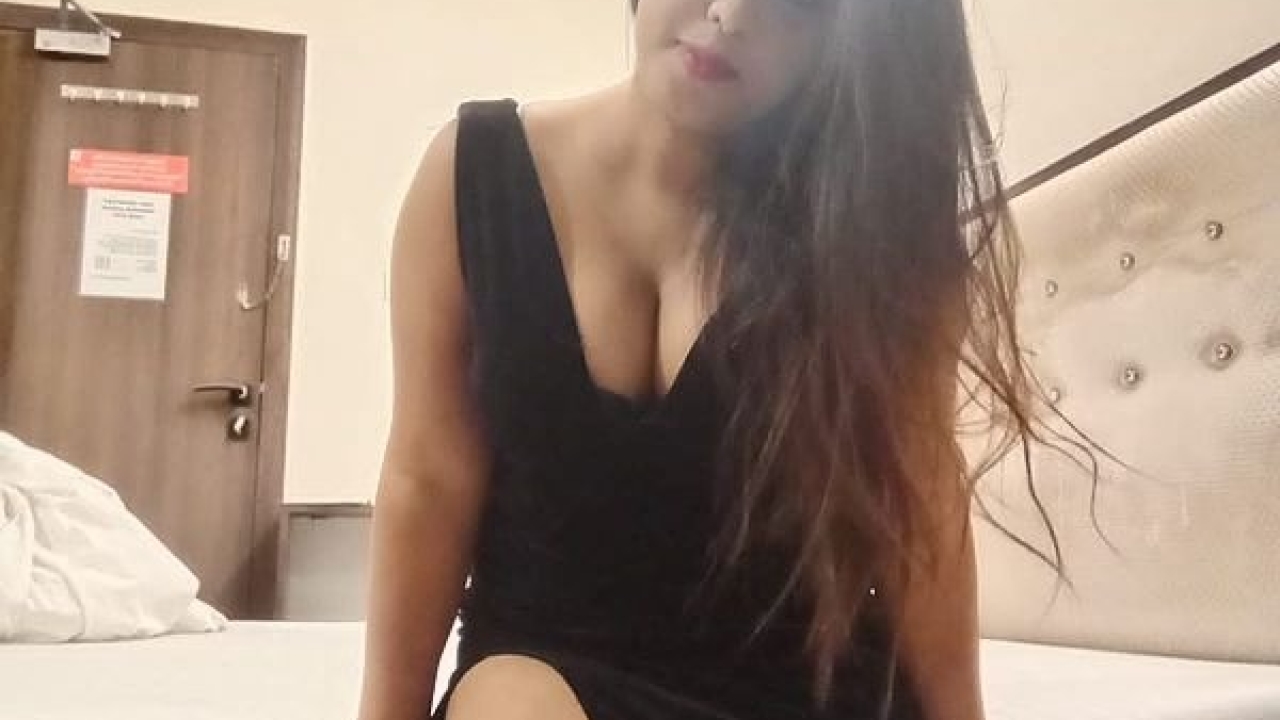 Hire Air Hostess Escorts in Mumbai Near Airport For A Date