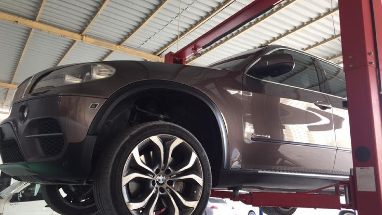 Al Madina Garage's Ford Repair and Mercedes Engine Repair Services in Dubai