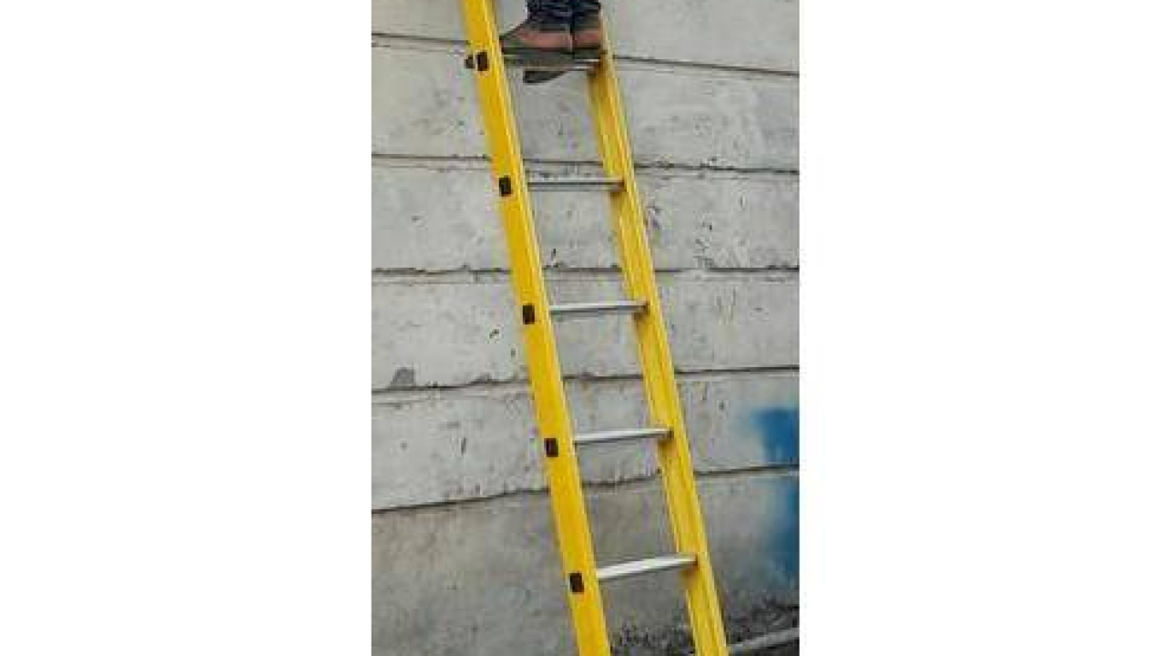 Fiberglass Ladder Manufacturers: A Comprehensive Guide