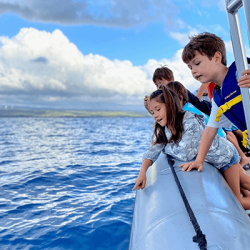 How to Honor Your Loved Ones with an Oahu At-Sea Ash Scattering Ceremony?