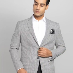 From Day to Night: Versatile Men's Casual Jackets and Formal Blazers