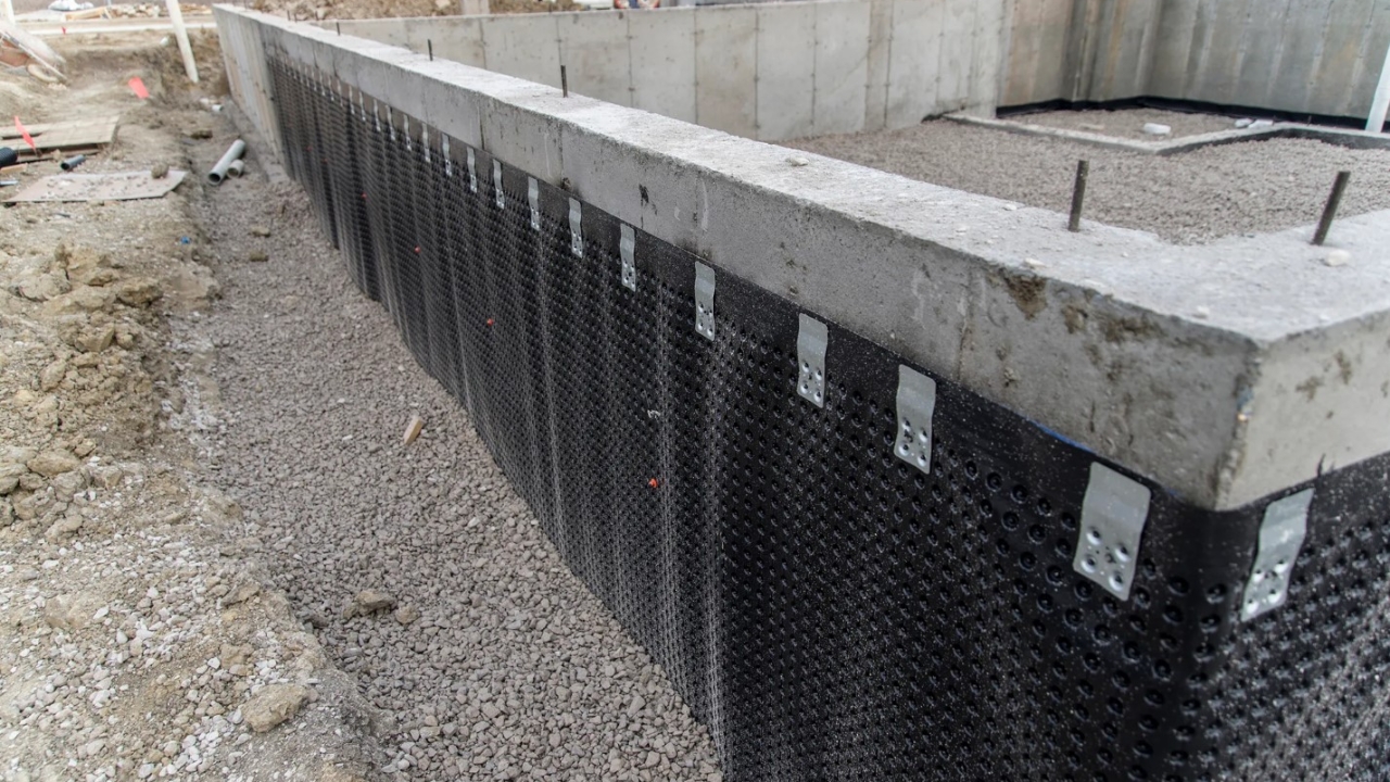 Concrete Crack Repair Methods: Restoring the Strength and Aesthetics of Your Structure