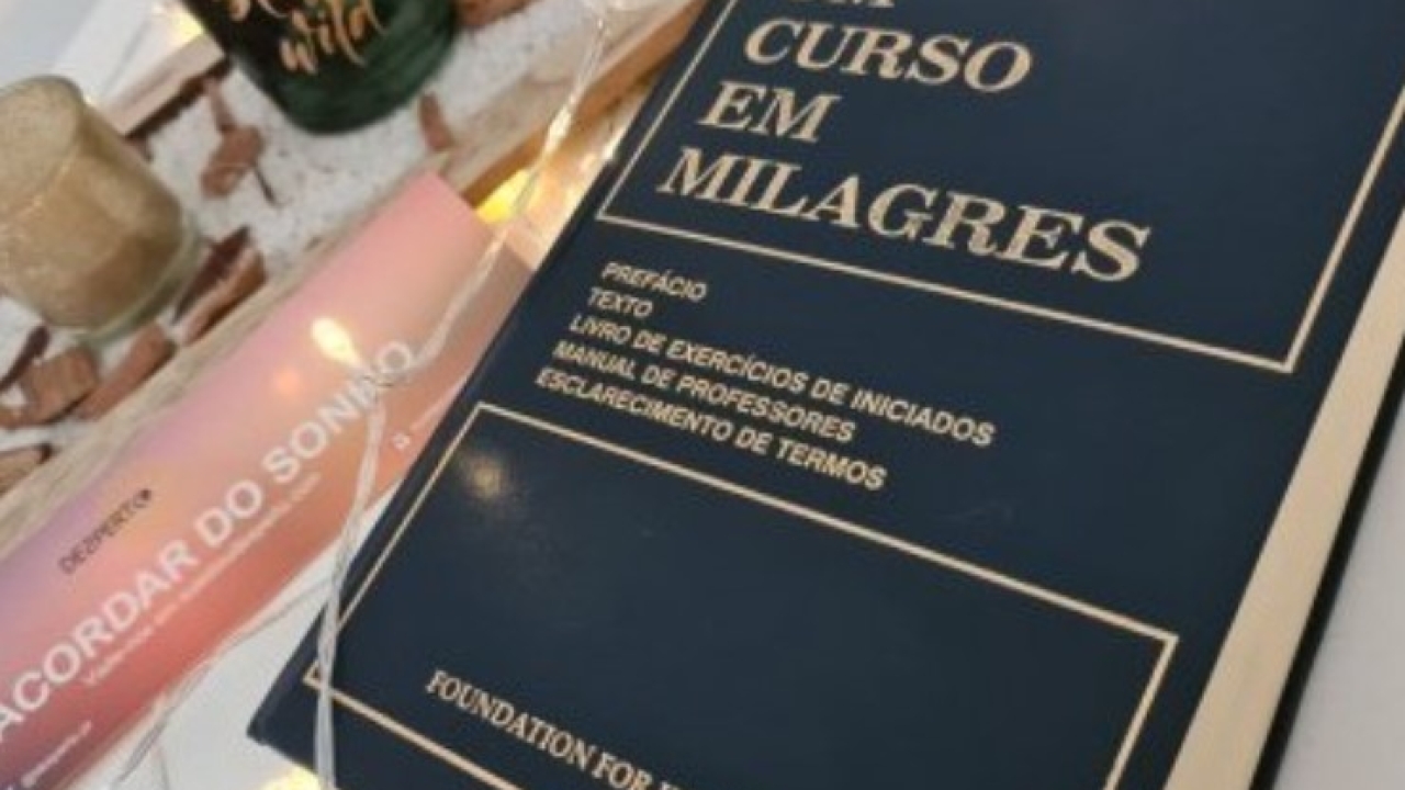 A Chave para a Paz Interior: Desvendando os Mistérios de Um Curso em Milagres!