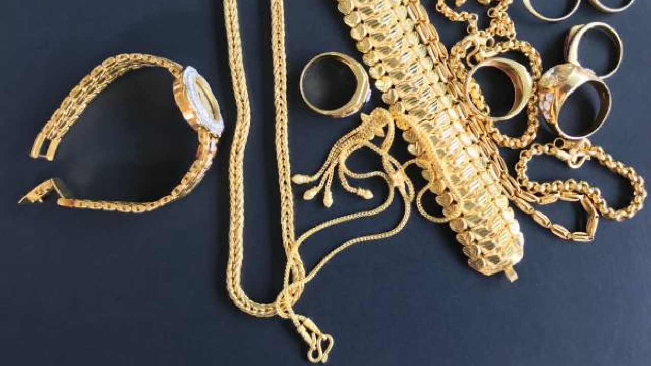 Golden Tributes: Crafting Lasting Memories with Cremation Jewelry