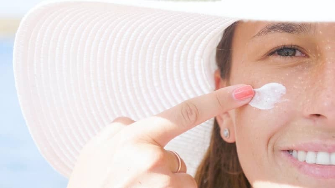 Here's How You Can Deal With Dry Skin During Summer! 