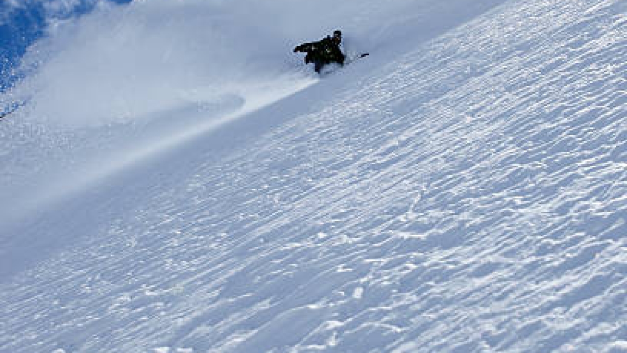 Top Tips for an Unforgettable Heli-Skiing Experience in Alaska